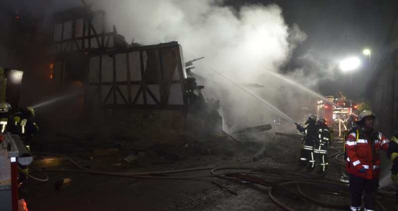 Großbrand in Gudensberg – Weitere Opfer in den Trümmern?
