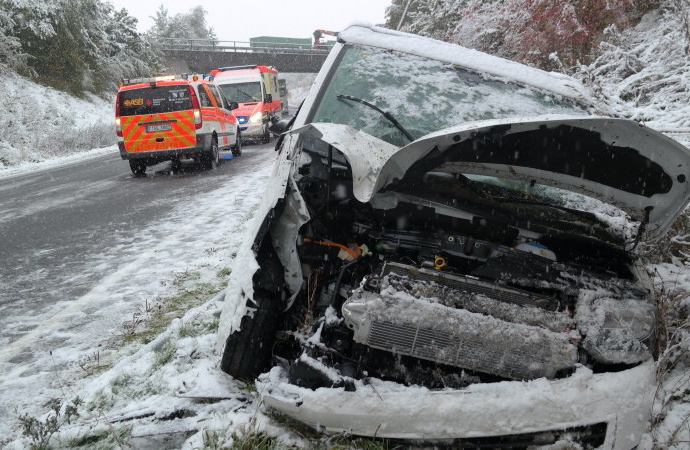 B251: Glätteunfall bei Istha