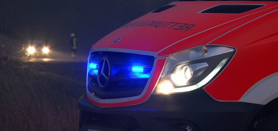 Lexus-Fahrer nutzt Einsatzfahrt als Vorteil