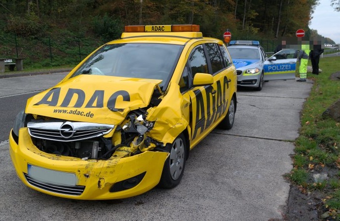 Unfall mit ADAC-Pannenhilfe auf A44 – Keiner verletzt