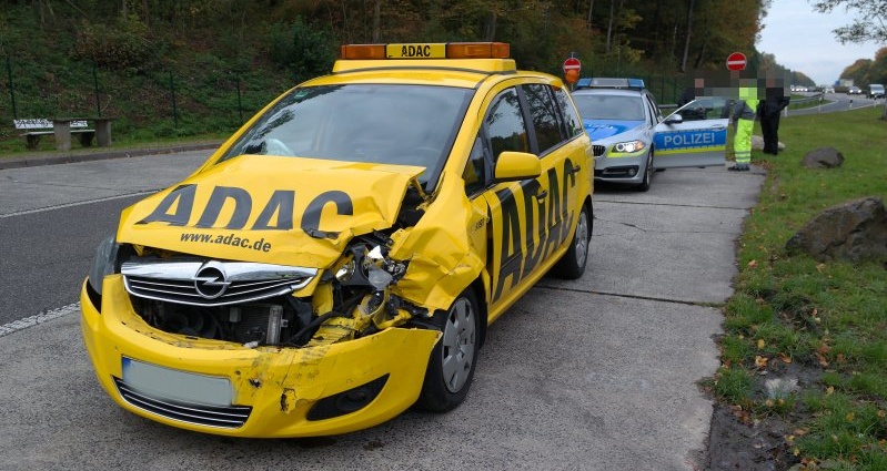 Unfall mit ADAC-Pannenhilfe auf A44 – Keiner verletzt