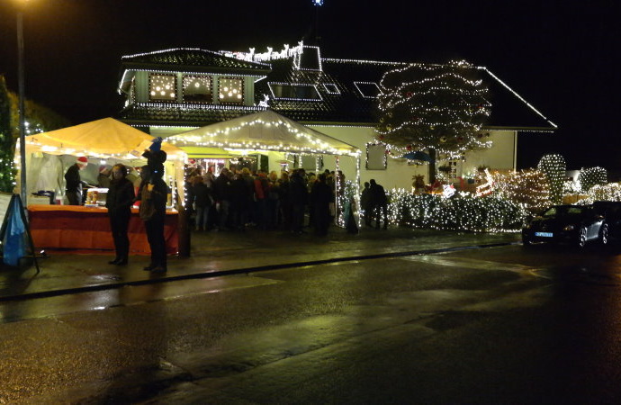40.000 Lichter: Weihnachtshaus in Frankenberg eröffnet