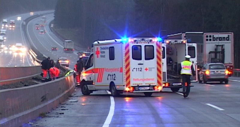 Polizist bei der Absicherung einer Unfallstelle von PKW erfasst und getötet