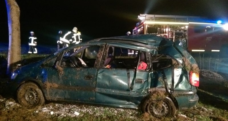 Sechs Verletzte bei Unfall im Schneetreiben