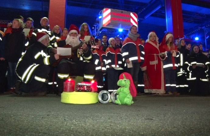 Feuerwehr in Weihnachtsstimmung