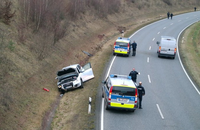 B251: Audi in Kassel gestohlen – Autodieb bei Wolfhagen verunglückt
