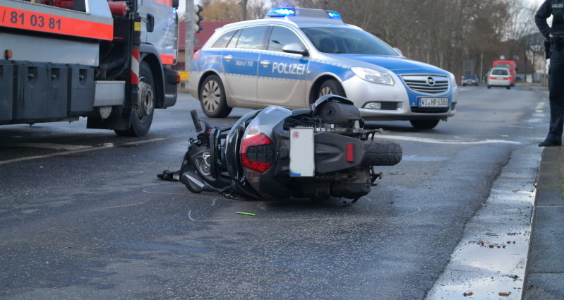 Niedervellmar: Motorradfahrer nach Unfall verstorben