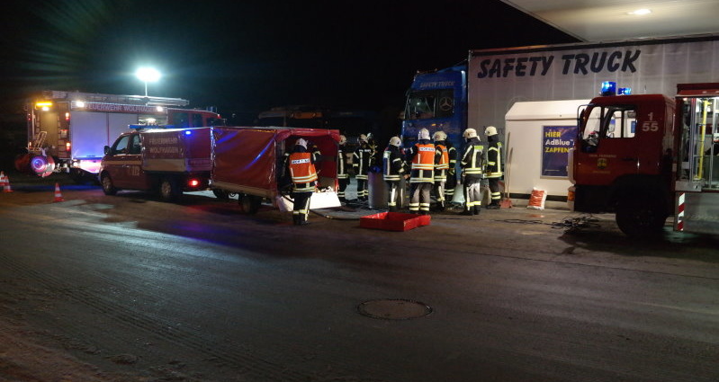 WOH: LKW fuhr mit Loch im Tank auf SVG-Autohof