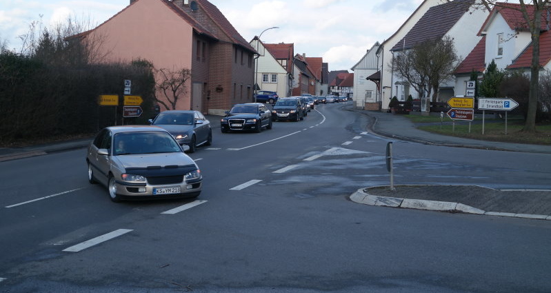 Rund 300 Fahrzeuge bei Trauer-Konvoi in Bad Arolsen