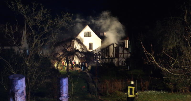 Oberweser: Feuerwehr schützt Gaststätte vor Flammen