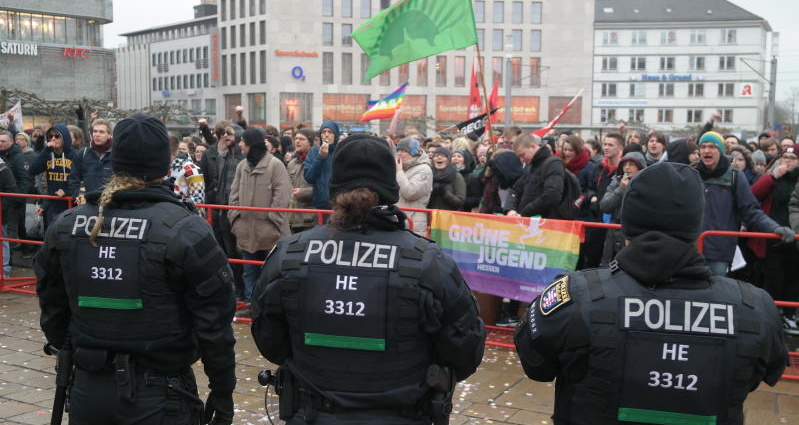 Königsplatz: 250 Demonstranten gegen AfD-Veranstaltung