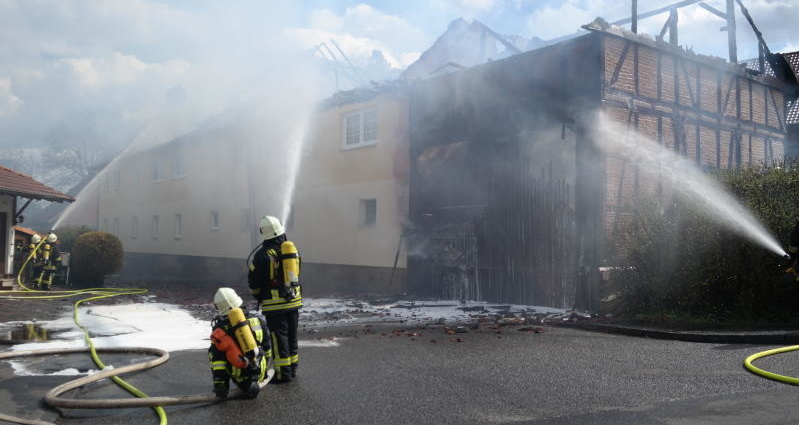 Edermünde: 100 Einsatzkräfte bei Wohnhausbrand im Einsatz