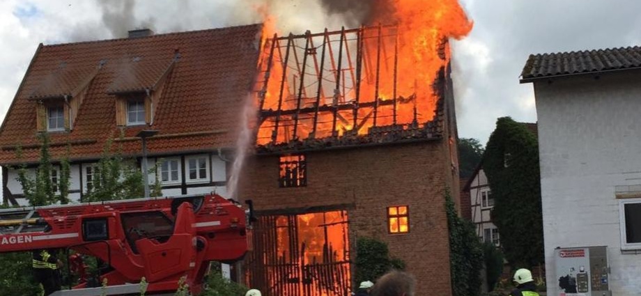 WOH: Wohnhaus nach Brand zerstört