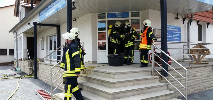 Wohn- und Geschäftshausbrand in Vaake 100.000 Euro Schaden