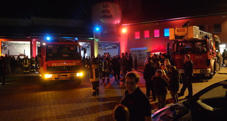 Helsa: Hunderte erlebten die Feuerwehr bei Nacht