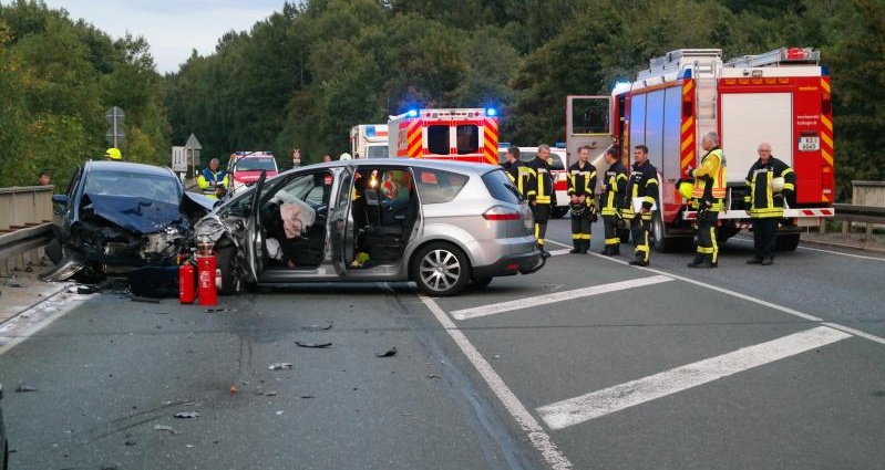 Unfall auf B7 – Acht Verletzte