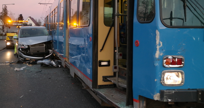 KS: Unfall mit Straßenbahn – Eine Person verletzt