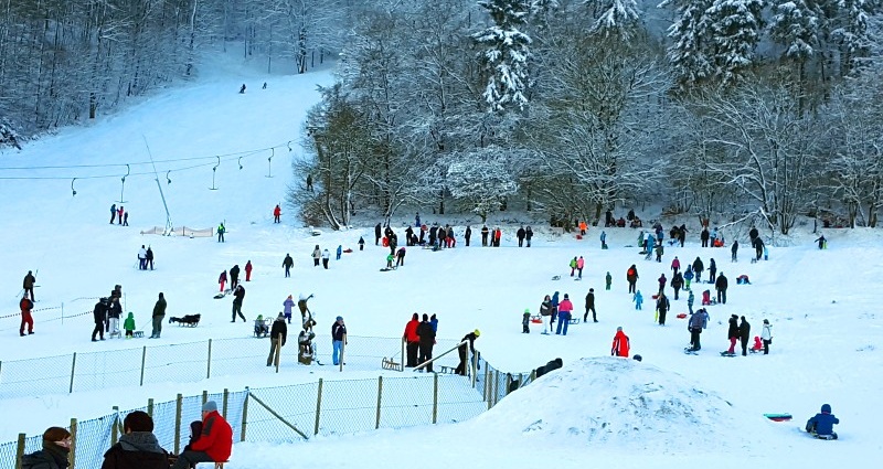 Schneegaudi in Battenhausen – Winterlandschaft auf „Hohes Gras“