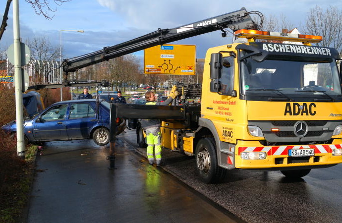 KS: Unfall nach Spurwechsel – Zwei verletzte