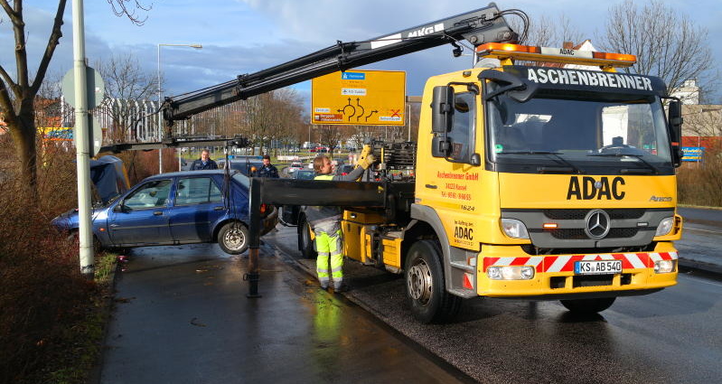 KS: Unfall nach Spurwechsel – Zwei verletzte