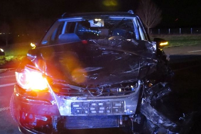 Fahrzeugführer bei Ilbenstadt lebensgefährlich verletzt