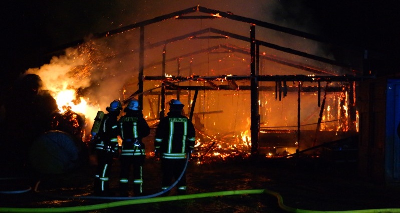 Schauenburg: Es war Brandstiftung – Polizei sucht Kleintransporter