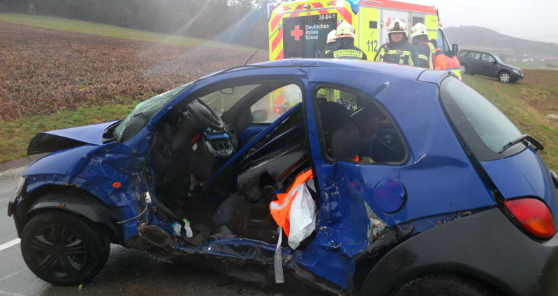 WOH: Ford-Fahrer nach Unfall lebensbedrohlich verletzt