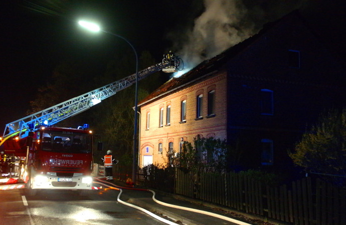 Fuldatal: 100.000 Euro Sachschaden nach Dachstuhlbrand