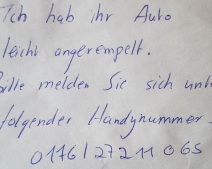 „Leicht angerempelt“ und falsche Nummer hinterlassen