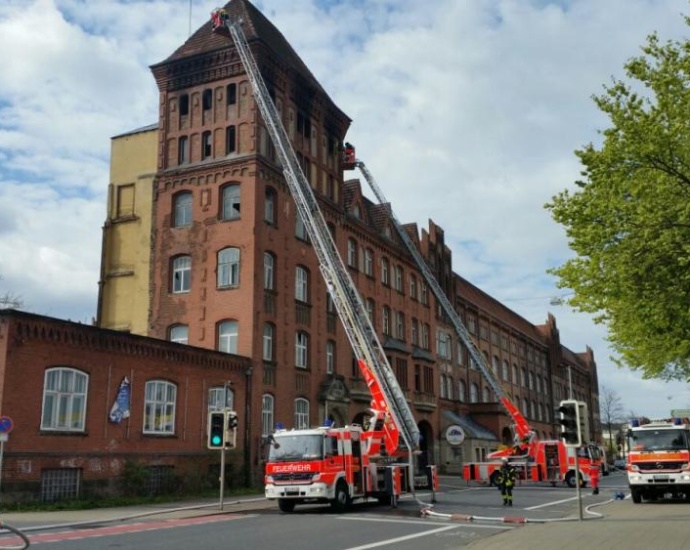 Feuer im Salzmanngebäude in Bettenhausen