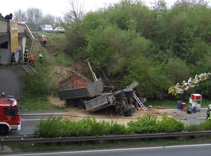 LKW-Fahrer nach Unfall erfolgreich wiederbelebt