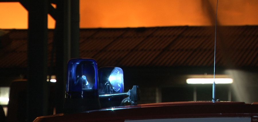 HOG: Verletzter nach Brand in Lagerhalle