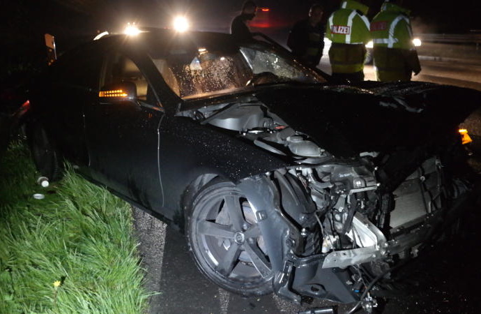 A44: Unfall bei Starkregen – CLS Totalschaden