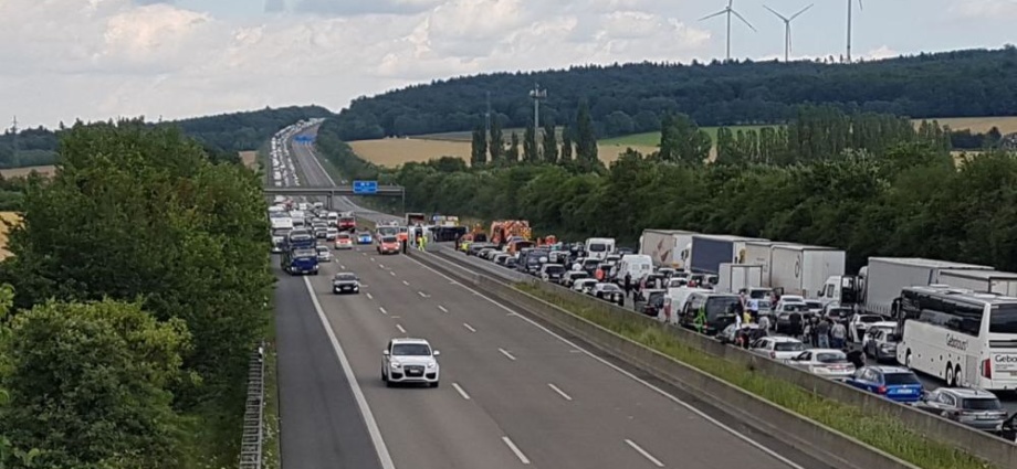Schwerer LKW Unfall auf A7 – Umleitungen überlastet