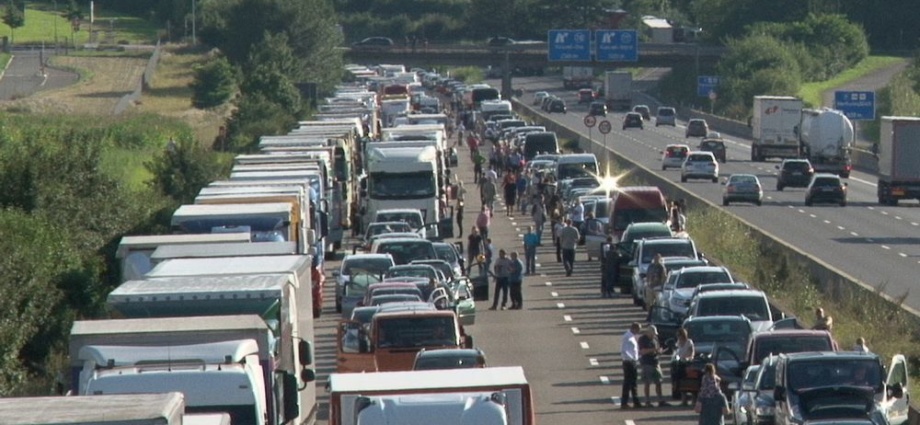 KS: Gefahrgutunfall auf A7 – Vollsperrung aufgehoben