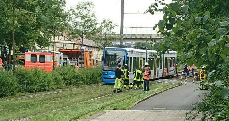 KS: Straßenbahnunfall „Am Kupferhammer“ – 15-Jähriger schwer verletzt