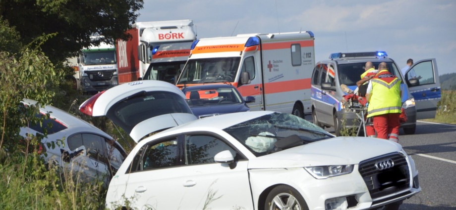 Fünf Verletzte auf B3 bei Jesberg