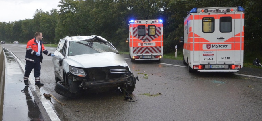 Überschlagen – Drei Leichtverletzte auf A49