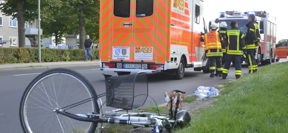 Von PKW erfasst – Radfahrer schwer verletzt