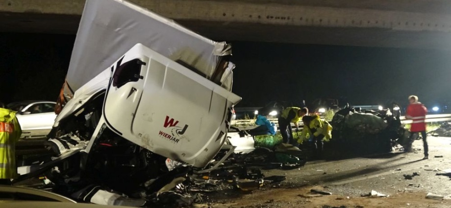 Geisterfahrer verursacht Horror Unfall – Drei Tote