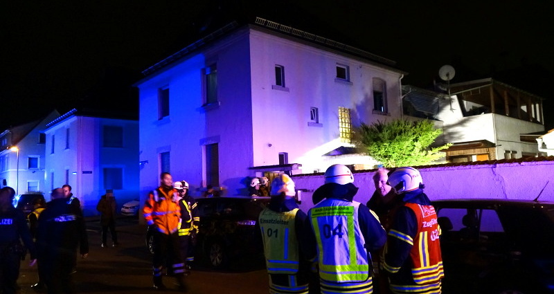 Heizung defekt, Grill in Wohnung: Drei Verletzte