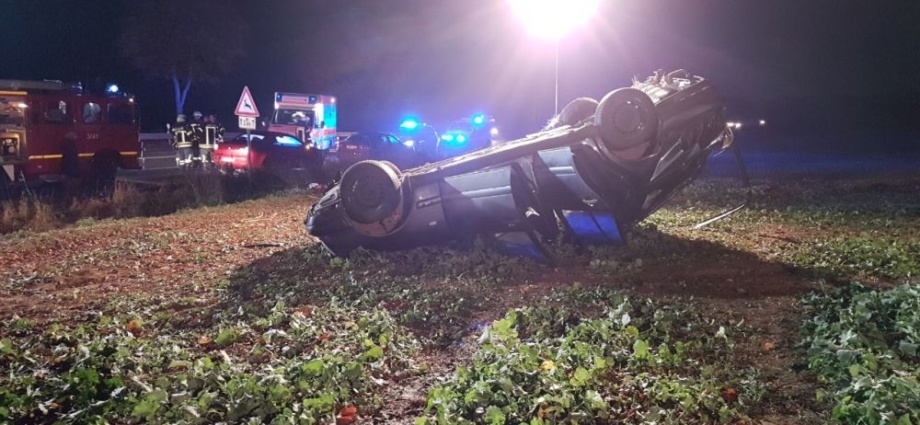 Sieben Verletzte nach Unfall in einem PKW