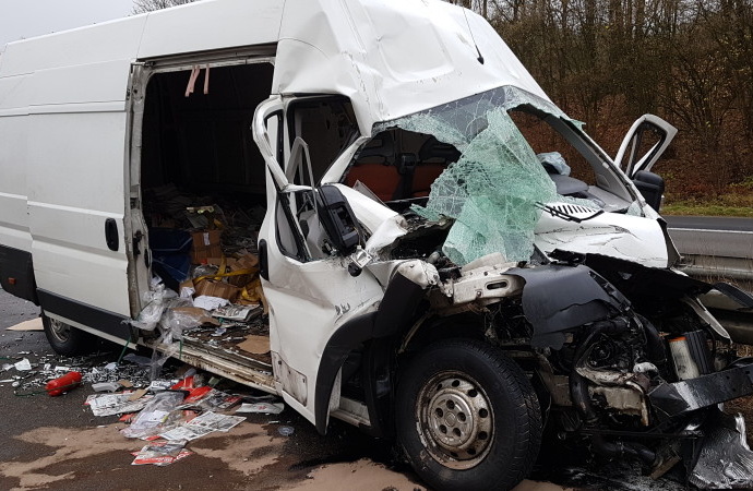 Fahrer kommt bei Unfall auf A44 ums Leben
