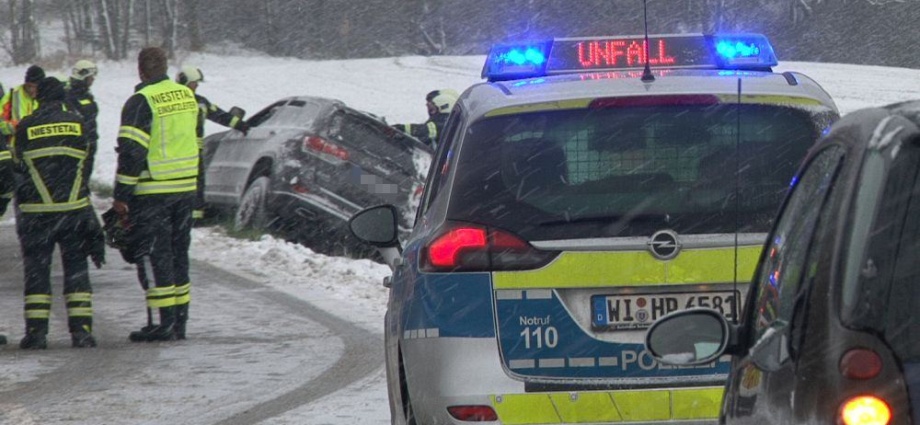 Glätteunfall bei Niestetal – Drei Verletzte