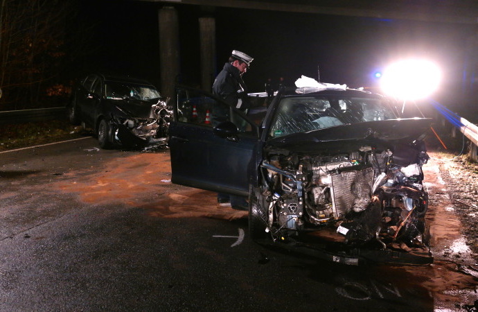 L3215: Schwerer Unfall bei Baunatal – Zwei Verletzte