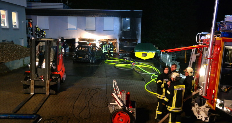 100.000 Euro Sachschaden nach Garagenbrand