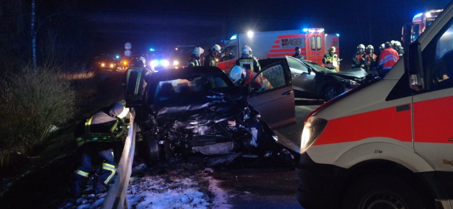 Schwerer Unfall auf der B251 bei Burghasungen