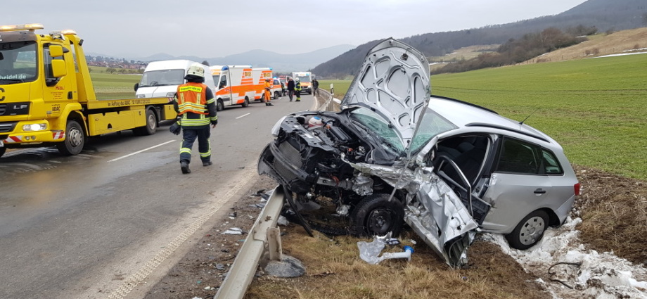 Dörnberg: Vier Verletzte nach Unfall auf B251