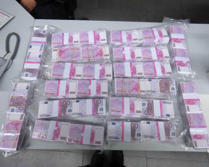 Im Bio-Müll gefunden: 8 Millionen Euro bei der Polizei abgegeben … aber?