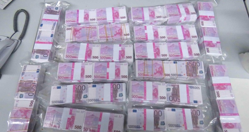 Im Bio-Müll gefunden: 8 Millionen Euro bei der Polizei abgegeben … aber?